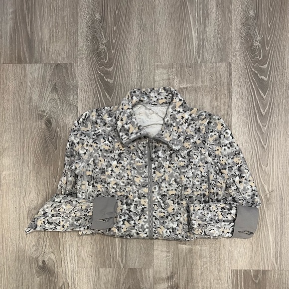 lululemon athletica Jackets & Blazers - Lululemon Stride Zip Up Jacket Snow Leopard